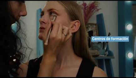 Infórmate de las salidas laborales y cuánto gana una Maquilladora