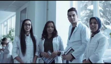 Vídeo de las salidas laborales y el salario que ganará un graduado a Distancia de Cuidador de Discapacitados Físicos y Psíquicos