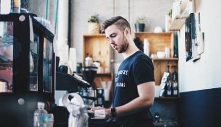 Estudiar el Curso de Cajero: 5 Cursos para crecer en el ámbito profesional